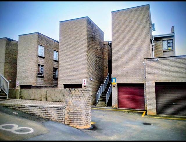 3 BEDROOM APARTMENT FOR SALE IN EMPANGENI CENTRAL